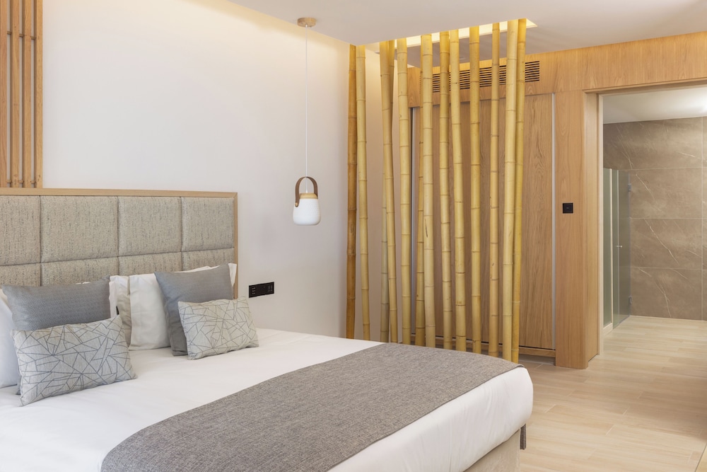 Atlantica Bay Hotel - Adults Only — Hotel rooms in Limassol, Limassol Region