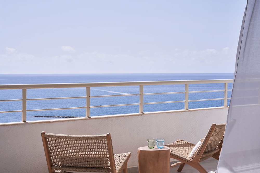 Atlantica Bay Hotel - Adults Only — Hotel rooms in Limassol, Limassol Region