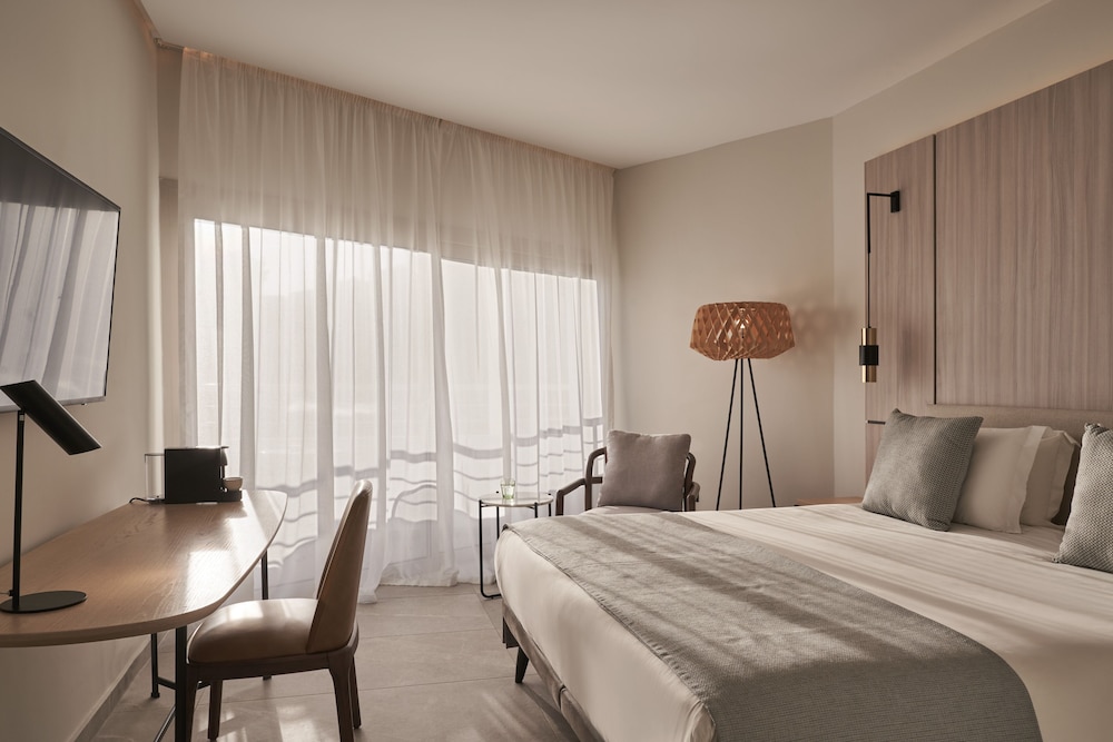 Atlantica Bay Hotel - Adults Only — Hotel rooms in Limassol, Limassol Region