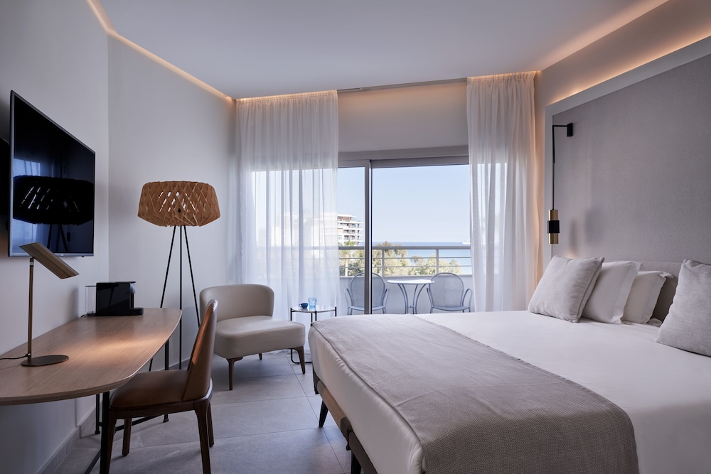 Atlantica Bay Hotel - Adults Only — Hotel rooms in Limassol, Limassol Region