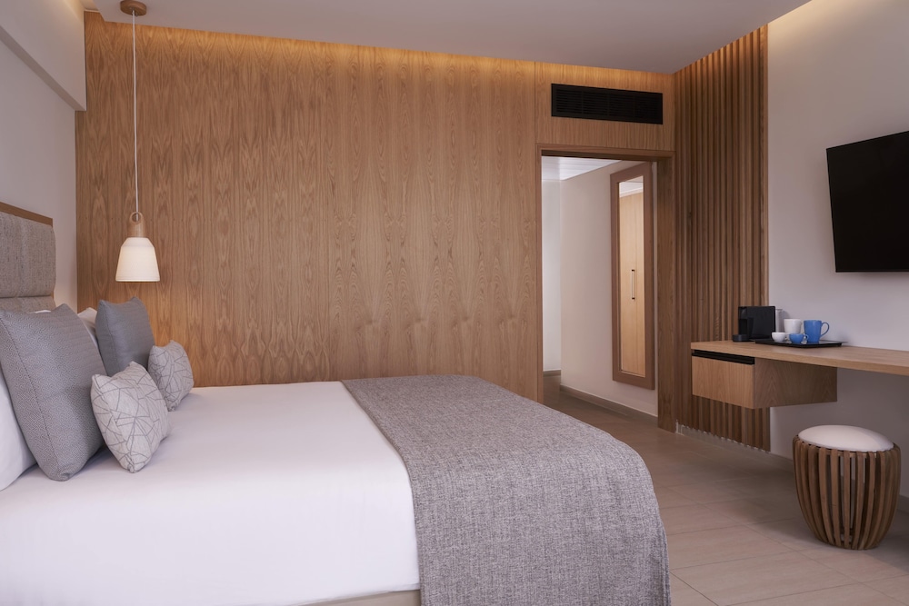 Atlantica Bay Hotel - Adults Only — Hotel rooms in Limassol, Limassol Region