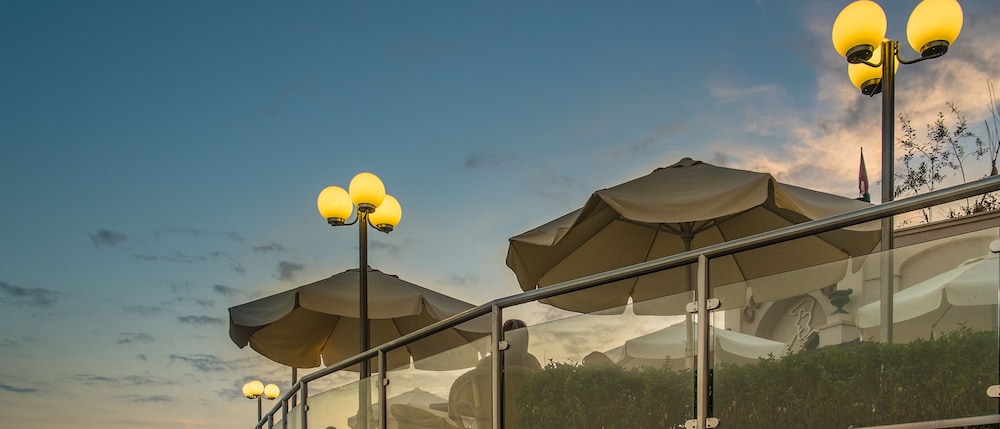 Toboso Apar-Turis — Restaurant & bars in Nerja, Andalusia
