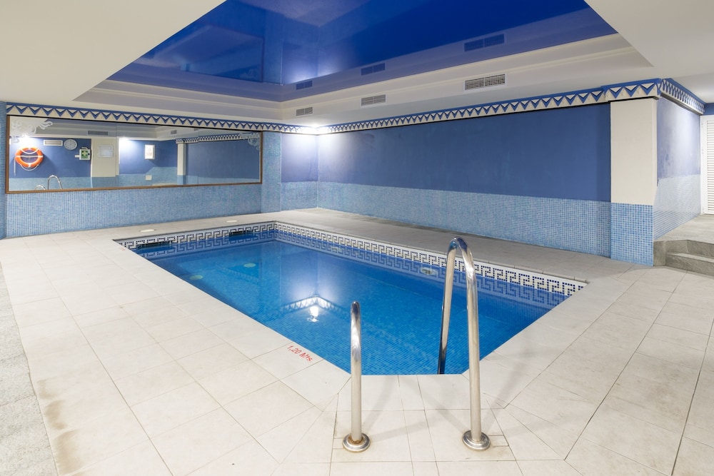 Toboso Apar-Turis — Swimming pool in Nerja, Andalusia