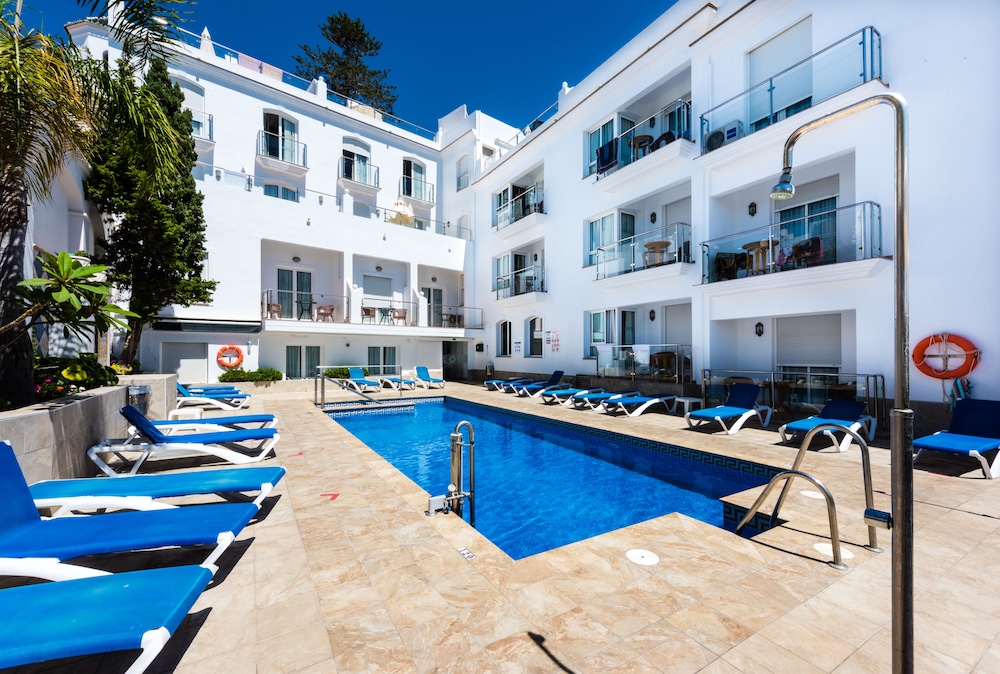 Toboso Apar-Turis — Swimming pool in Nerja, Andalusia