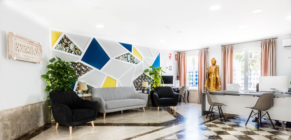 Toboso Apar-Turis — Hotel rooms in Nerja, Andalusia