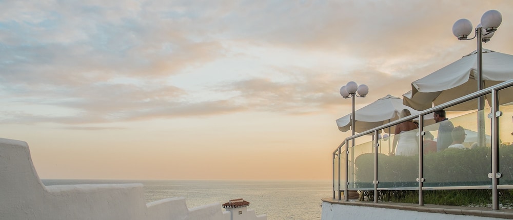 Toboso Apar-Turis — Hotel building in Nerja, Andalusia