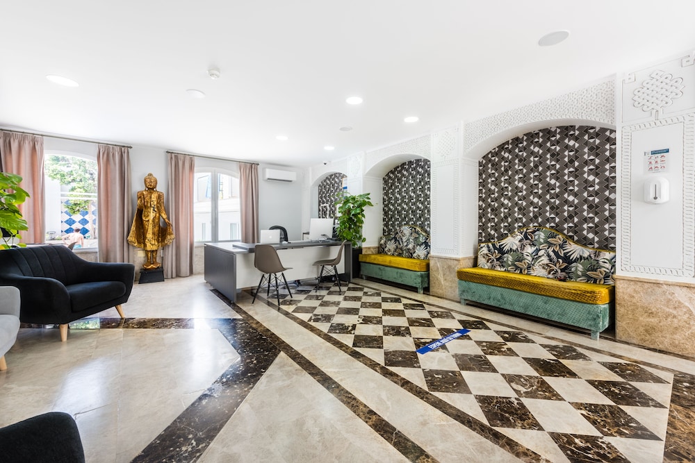 Toboso Apar-Turis — Hotel rooms in Nerja, Andalusia