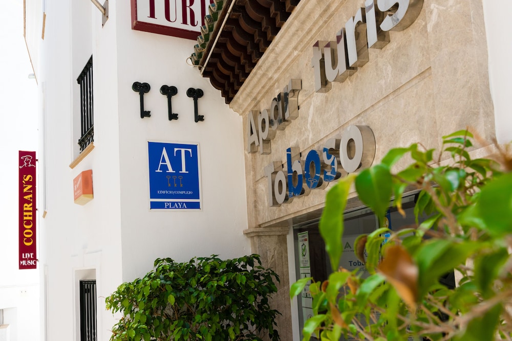 Toboso Apar-Turis — Hotel building in Nerja, Andalusia