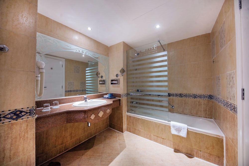 SUNRISE Garden Beach Resort - All inclusive — Hotel rooms in Hurghada, Red Sea