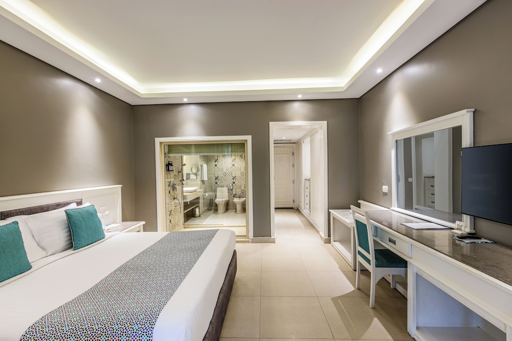 SUNRISE Garden Beach Resort - All inclusive — Hotel rooms in Hurghada, Red Sea