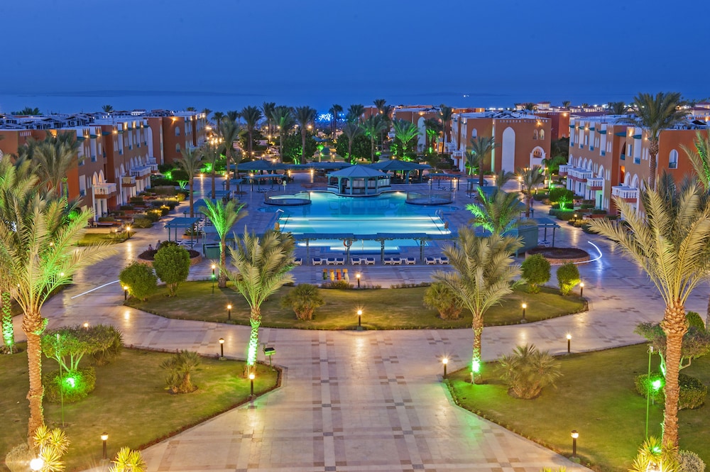 SUNRISE Garden Beach Resort - All inclusive — Swimming pool in Hurghada, Red Sea