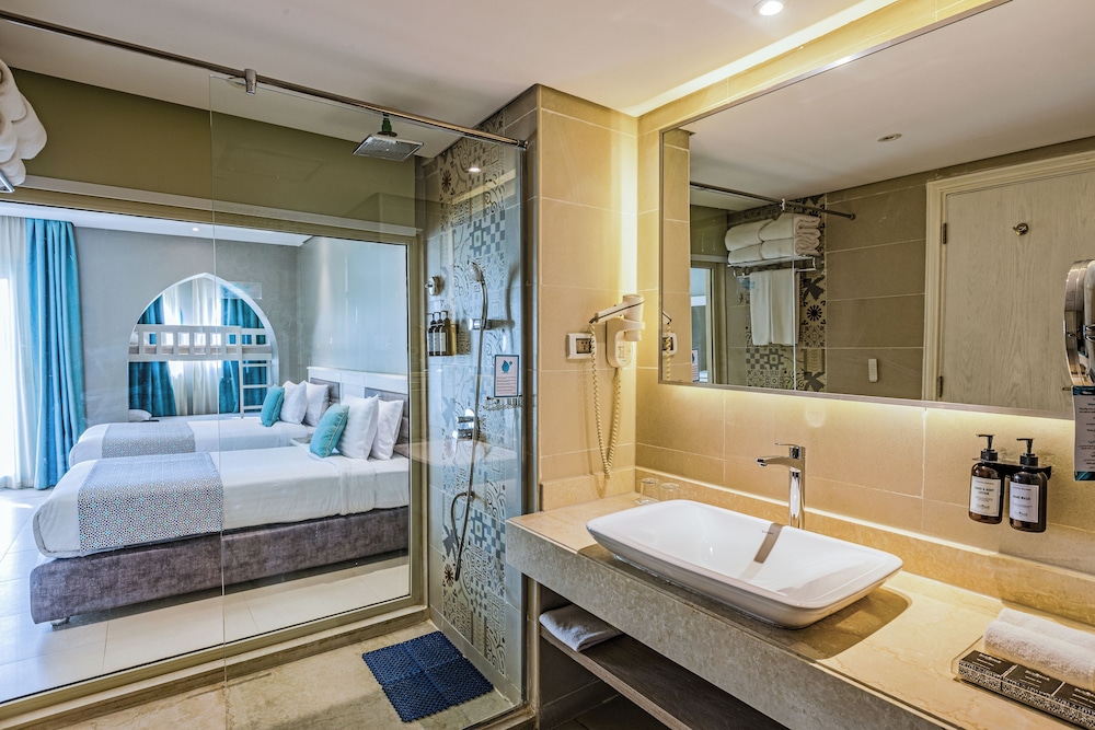 SUNRISE Garden Beach Resort - All inclusive — Hotel rooms in Hurghada, Red Sea