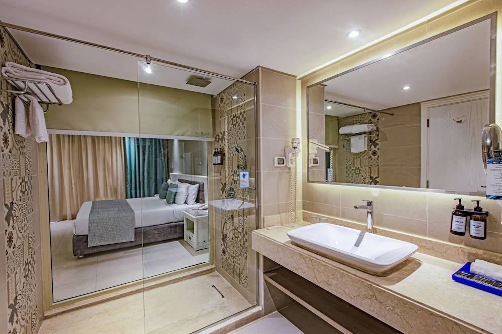 SUNRISE Garden Beach Resort - All inclusive — Hotel rooms in Hurghada, Red Sea