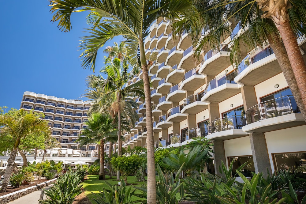 Barceló Margaritas — Hotel building in Playa del Ingles, Canary Islands
