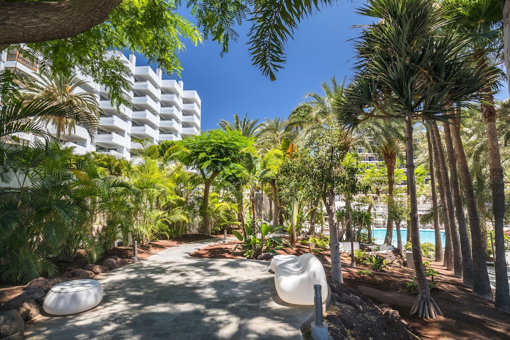 Barceló Margaritas — Hotel building in Playa del Ingles, Canary Islands
