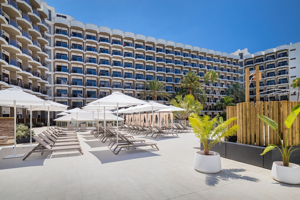 Barceló Margaritas — Hotel building in Playa del Ingles, Canary Islands