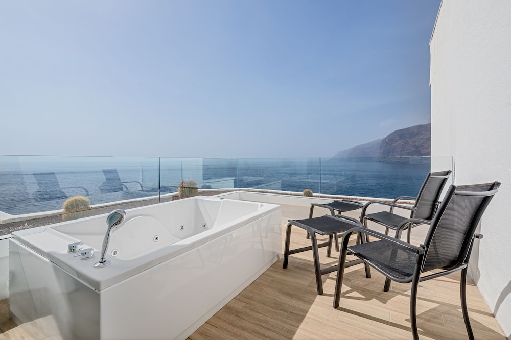 Barceló Santiago - Adults Only — Rooms in Puerto de Santiago, Canary Islands