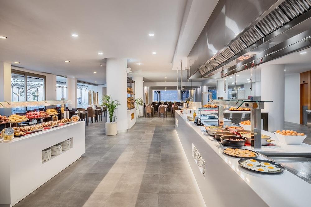 Barceló Santiago - Adults Only — Restaurant & bars in Puerto de Santiago, Canary Islands