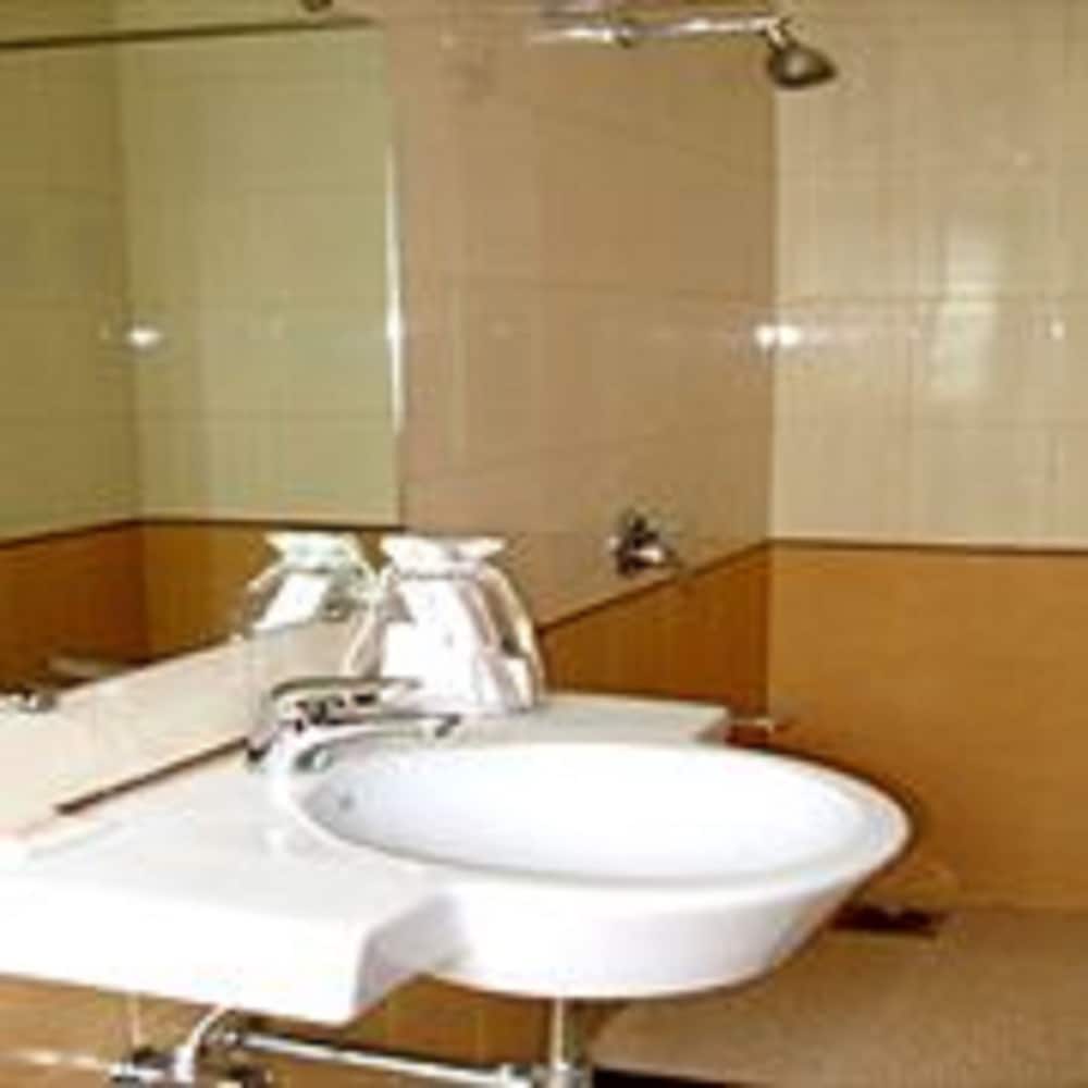 Aldeia Santa Rita — Hotel rooms in Candolim, Goa