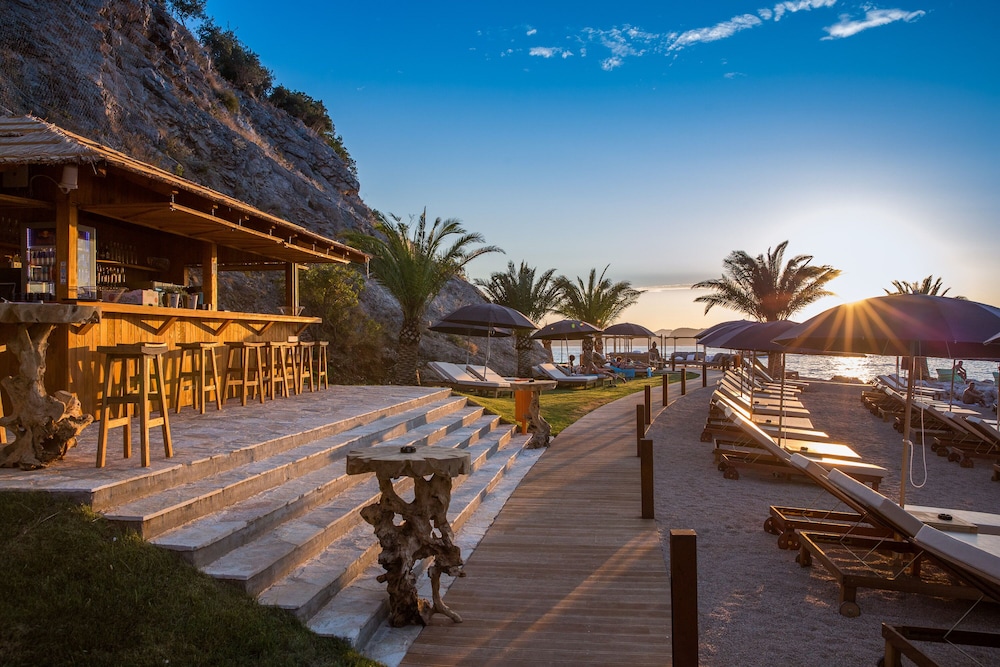 Valamar Argosy Hotel — Beach in Dubrovnik, Dubrovnik-Neretva