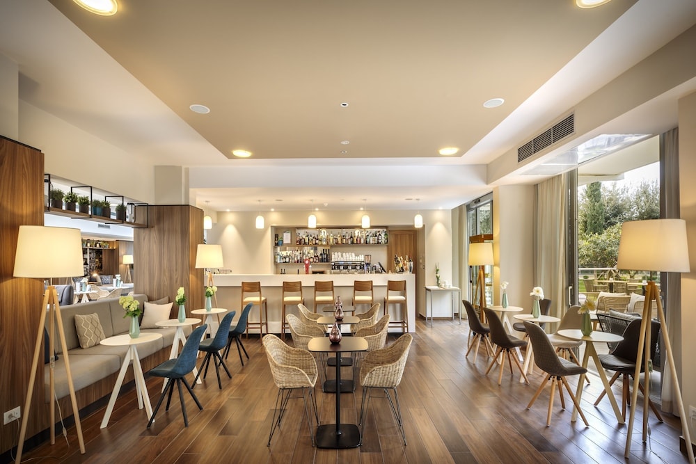Valamar Argosy Hotel — Restaurant & bars in Dubrovnik, Dubrovnik-Neretva