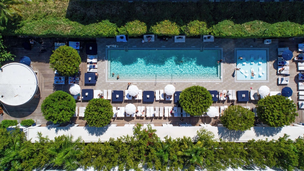 Nautilus Sonesta Miami Beach — Swimming pool in Miami, Florida