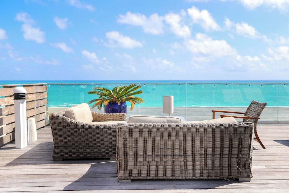 Nautilus Sonesta Miami Beach — Beach in Miami, Florida