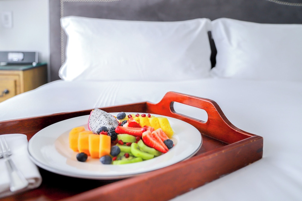 Nautilus Sonesta Miami Beach — Hotel rooms in Miami, Florida