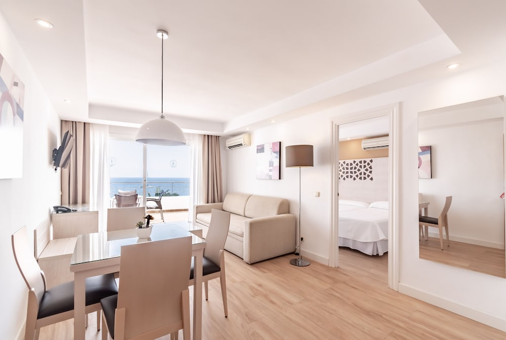 Puerto Azul Marbella — Hotel rooms in Marbella, Andalusia