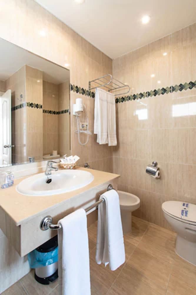 Puerto Azul Marbella — Hotel rooms in Marbella, Andalusia