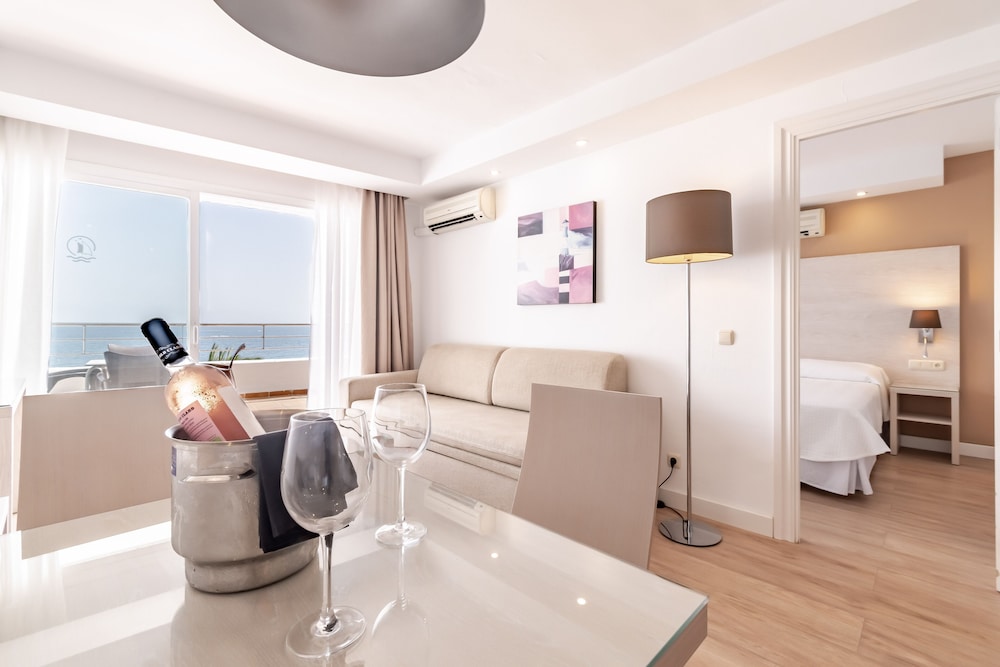 Puerto Azul Marbella — Hotel rooms in Marbella, Andalusia