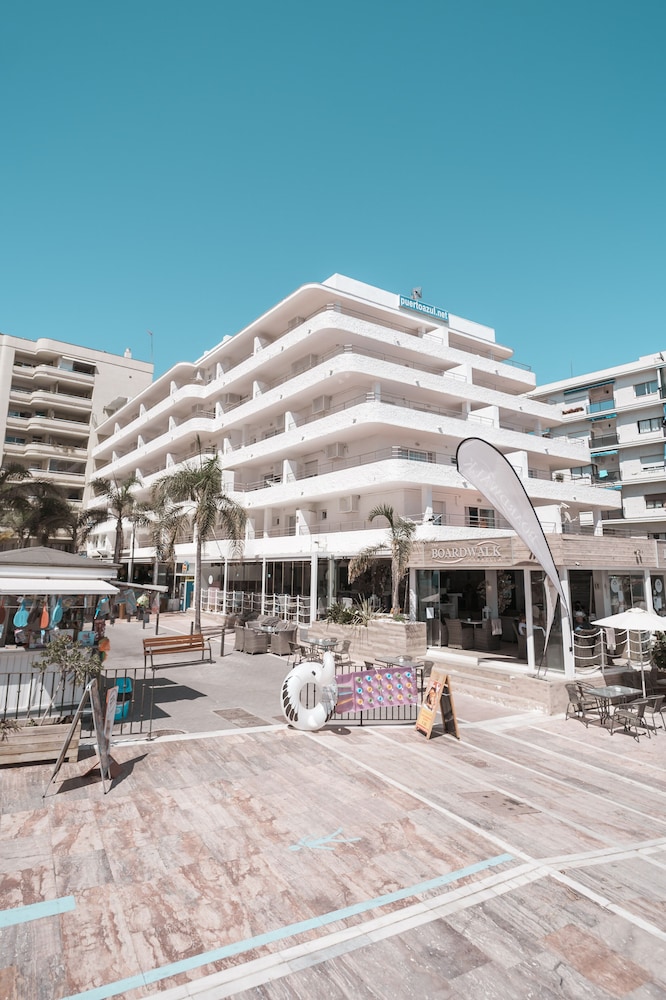 Puerto Azul Marbella — Hotel building in Marbella, Andalusia