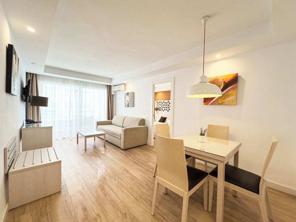 Puerto Azul Marbella — Hotel rooms in Marbella, Andalusia