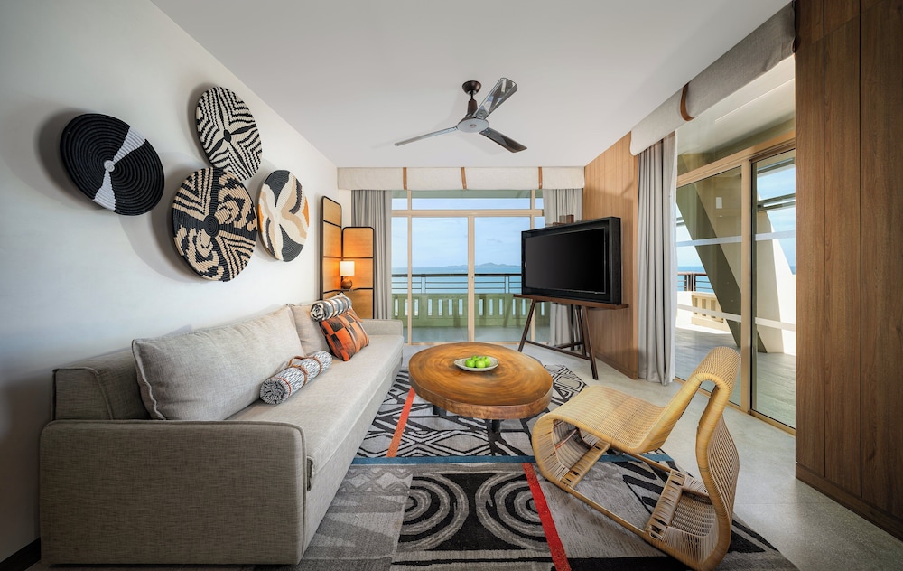 Centara Grand Mirage Beach Resort Pattaya — Hotel rooms in Pattaya, Chonburi