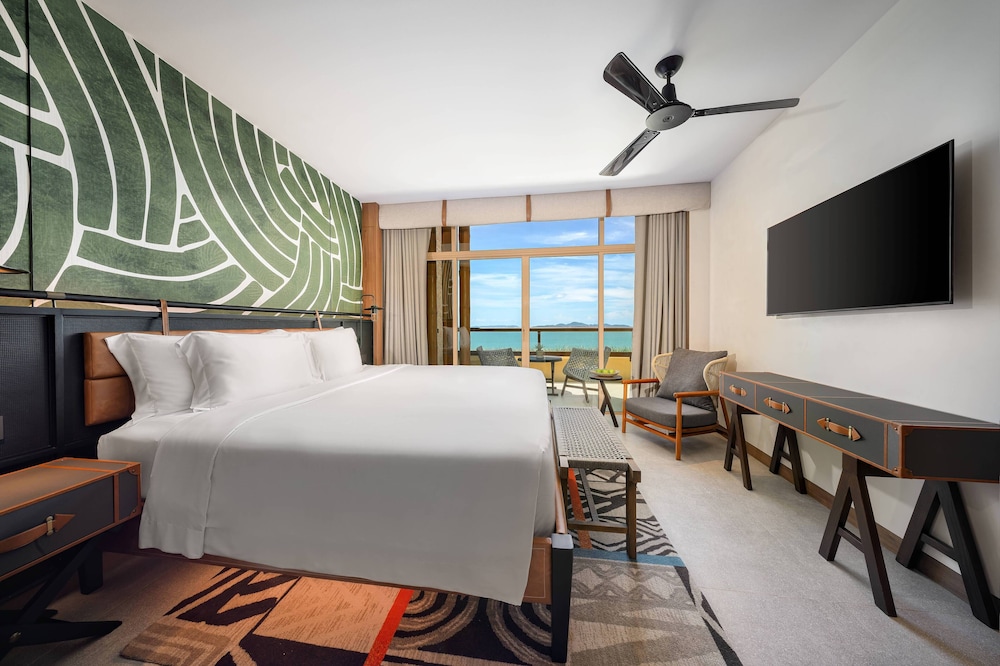 Centara Grand Mirage Beach Resort Pattaya — Hotel rooms in Pattaya, Chonburi