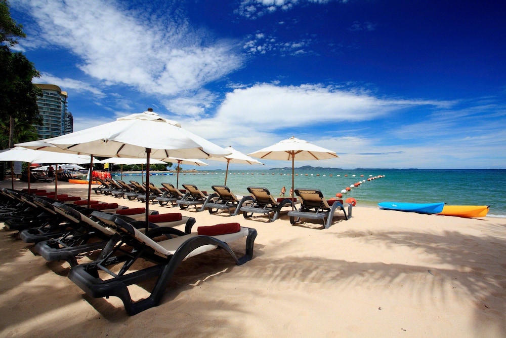 Centara Grand Mirage Beach Resort Pattaya — Beach in Pattaya, Chonburi