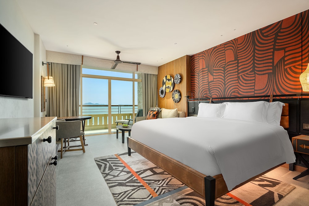 Centara Grand Mirage Beach Resort Pattaya — Hotel rooms in Pattaya, Chonburi