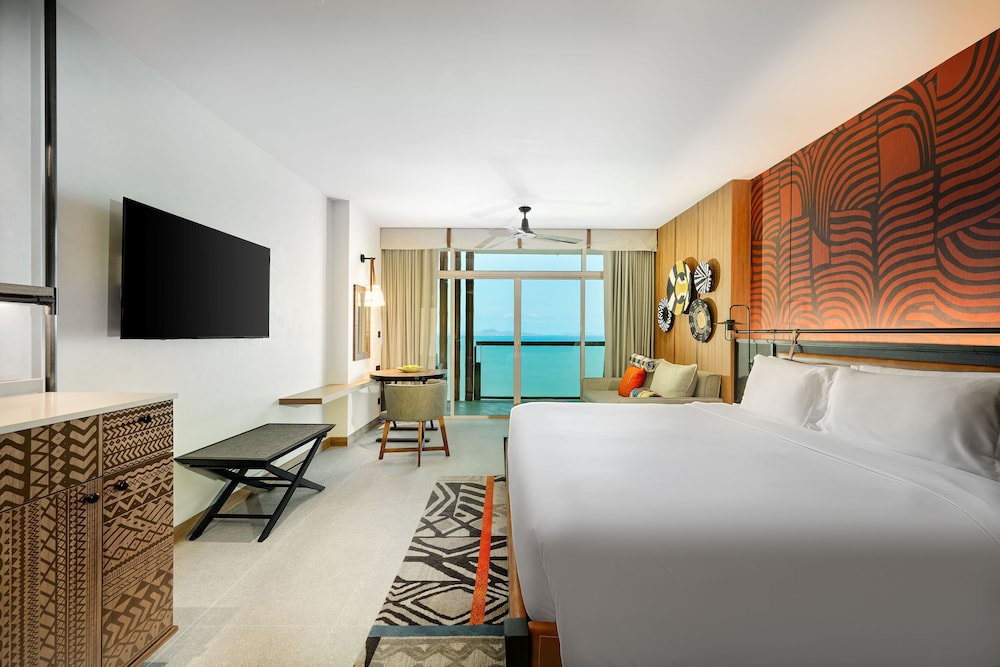 Centara Grand Mirage Beach Resort Pattaya — Hotel rooms in Pattaya, Chonburi