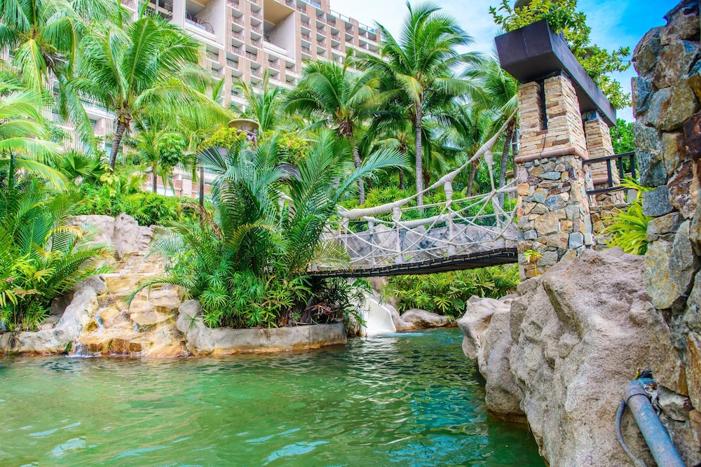 Centara Grand Mirage Beach Resort Pattaya — Swimming pool in Pattaya, Chonburi