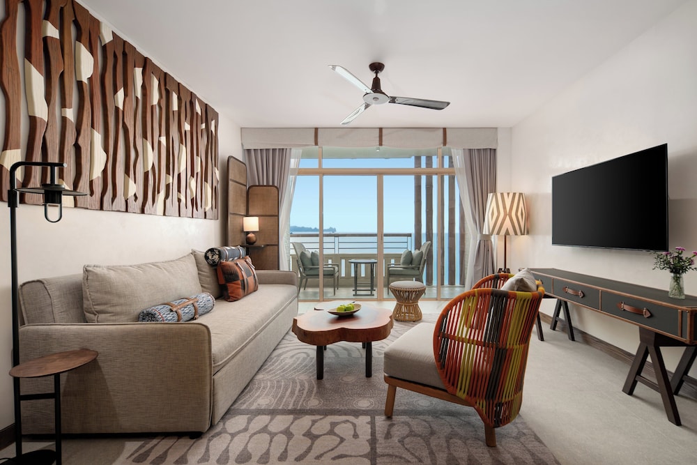 Centara Grand Mirage Beach Resort Pattaya — Hotel rooms in Pattaya, Chonburi