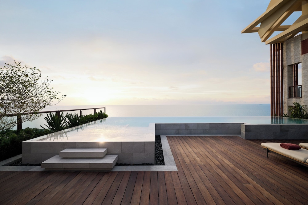 Centara Grand Mirage Beach Resort Pattaya — Swimming pool in Pattaya, Chonburi