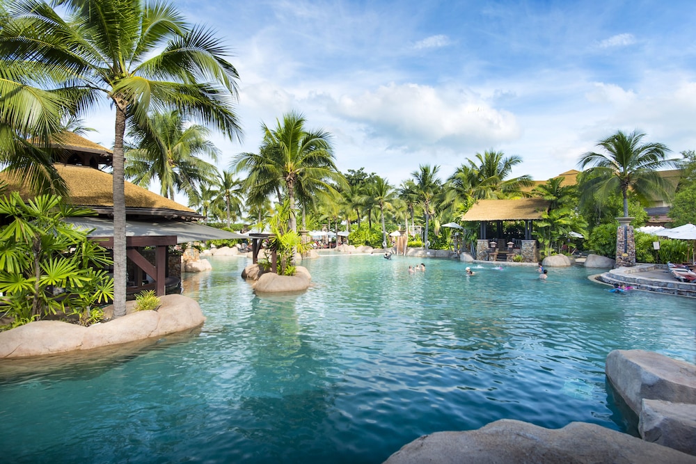 Centara Grand Mirage Beach Resort Pattaya — Swimming pool in Pattaya, Chonburi