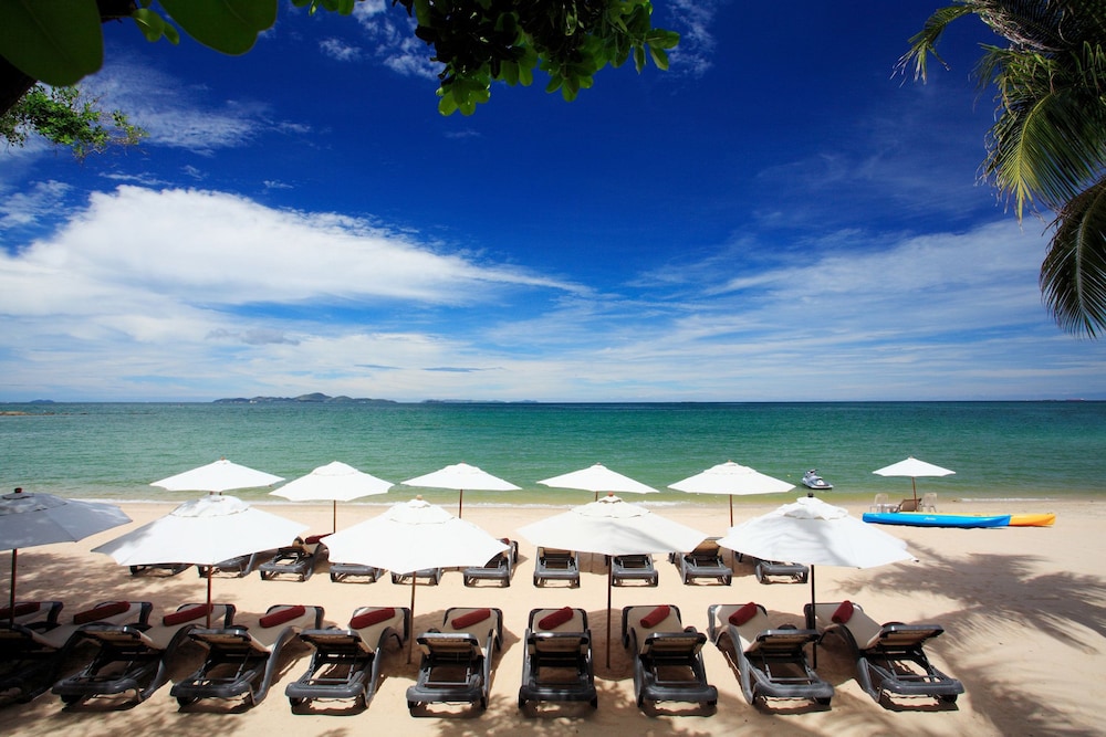 Centara Grand Mirage Beach Resort Pattaya — Beach in Pattaya, Chonburi