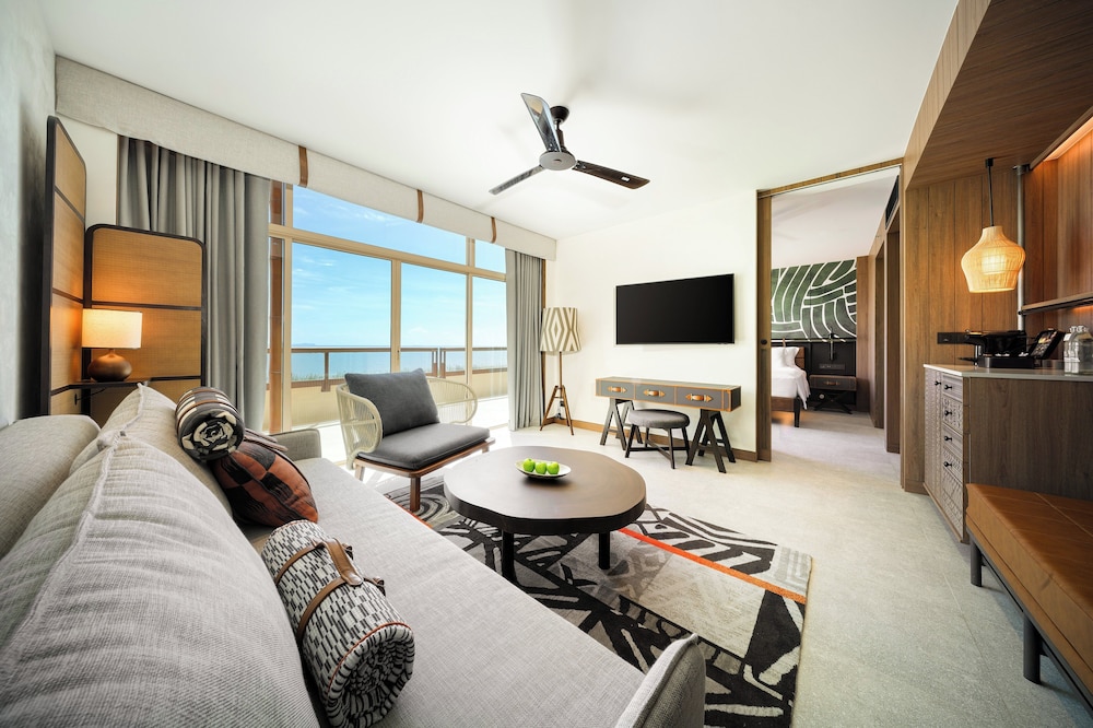 Centara Grand Mirage Beach Resort Pattaya — Hotel rooms in Pattaya, Chonburi
