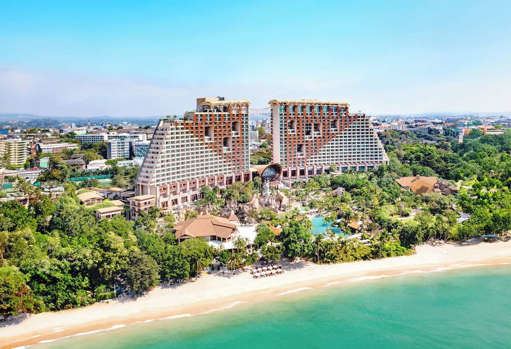 Centara Grand Mirage Beach Resort Pattaya — Main photo in Pattaya, Chonburi