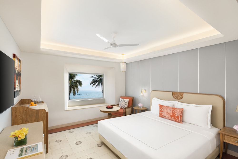 Taj Cidade de Goa Heritage, Goa — Hotel rooms in Dona Paula, Goa