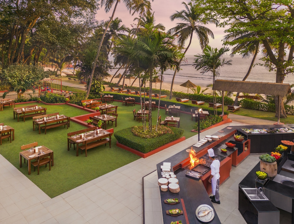 Taj Cidade de Goa Heritage, Goa — Restaurant & bars in Dona Paula, Goa