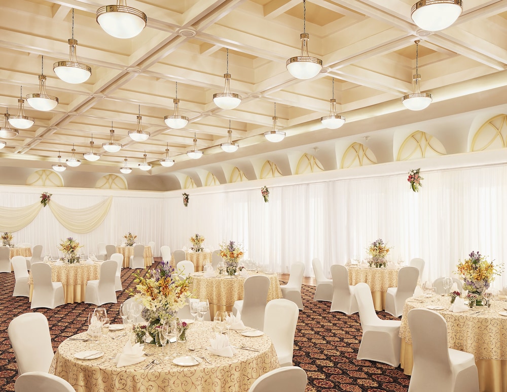 Taj Cidade de Goa Heritage, Goa — Hotel building in Dona Paula, Goa