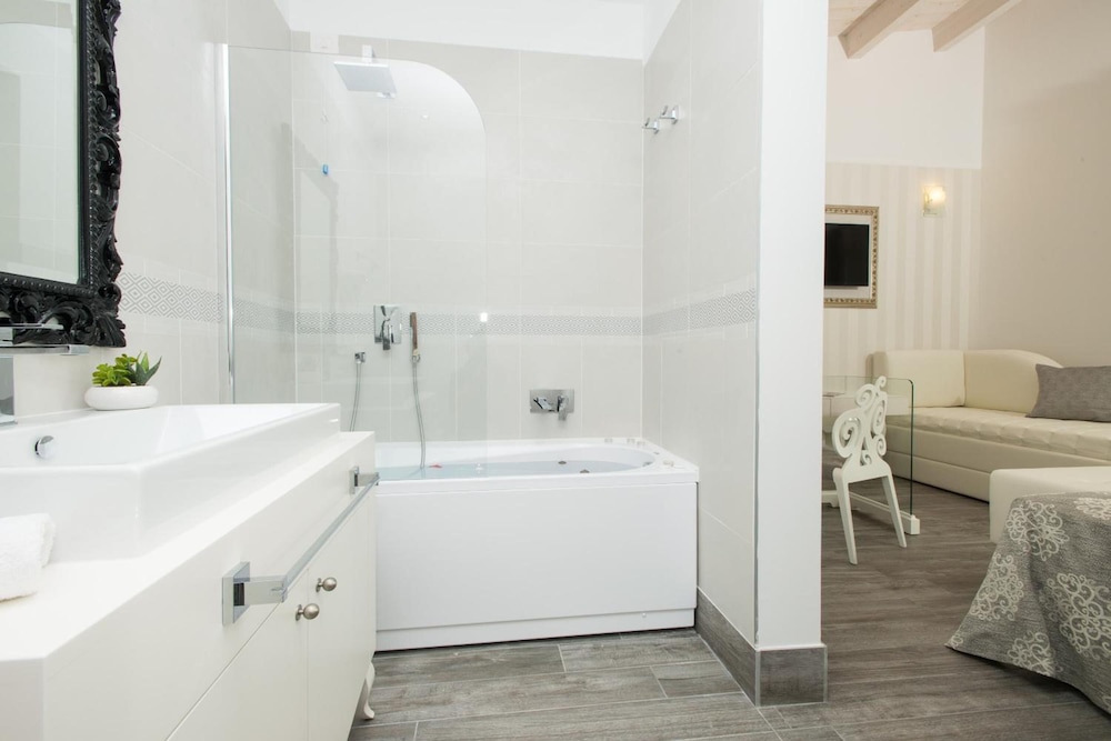 Aparthotel Sheila — Hotel rooms in Jesolo, Veneto
