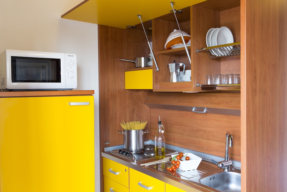 Aparthotel Sheila — Hotel rooms in Jesolo, Veneto